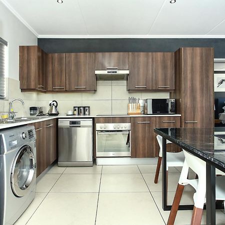 Epic Lifestyle Apartment Sandton Johannesburg Exterior foto